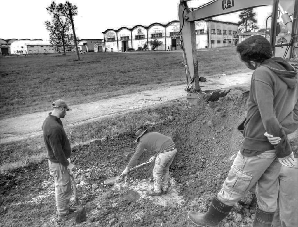 GIAF excavando en el Batallón 13
